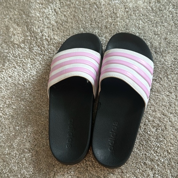 ADIDAS| ADILETTE SHOWER SLIDES - Picture 1 of 3
